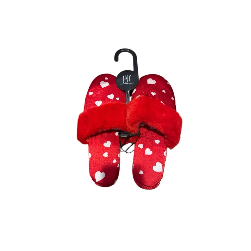 NWT INC International Concepts Women’s Red Heart Slippers Gift Stocking Stuffer‎